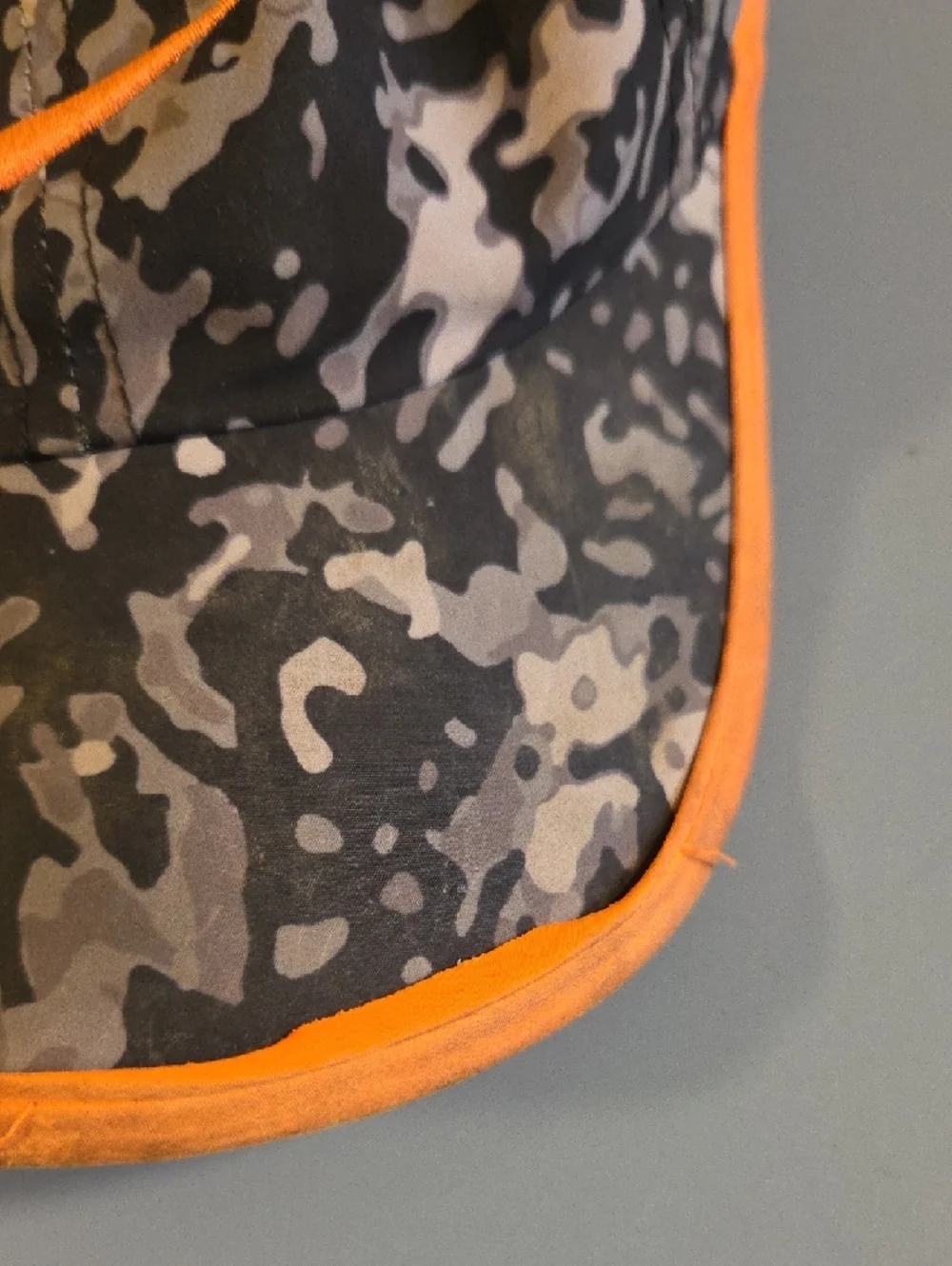 💥💥FREE Nike Black & Gray Camo Cap with Orange Swoosh Toddler - Picture 2 of 4
